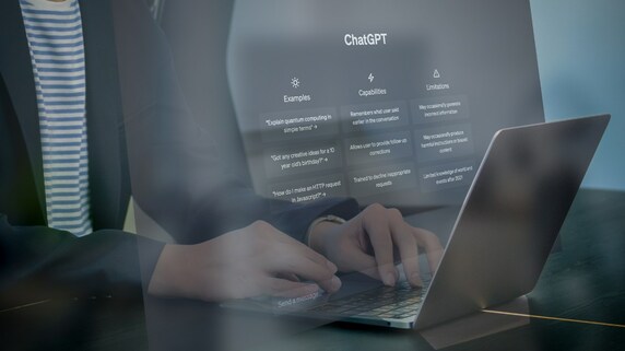「第二次世界大戦の原因は？」⇒ChatGPT、しれっと〈トンデモ回答〉を生成