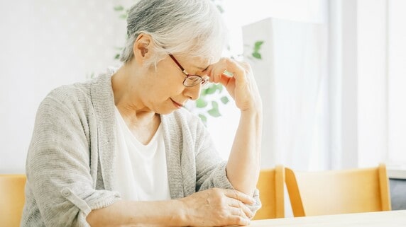 〈生き別れの息子〉がいるって聞いたけれど…おひとりさまだった姉の相続のため、“養子”になった57歳妹「遺産分割、どう進めれば？」【税理士監修】